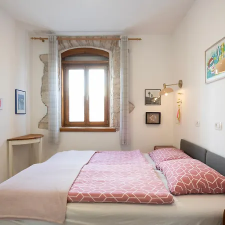 Between And Sea Apartment Pula