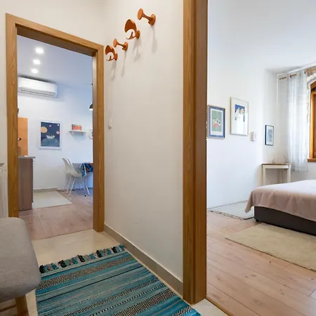 Apartment Between And Sea *